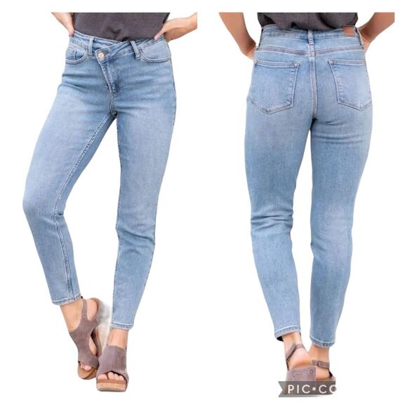 Judy Blue Denim - Judy Blue Yard Work Cross Over High Rise Medium Blue Wash Relaxed Fit, Size 18W